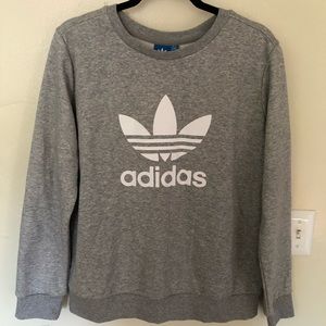 Grey sweatshirt